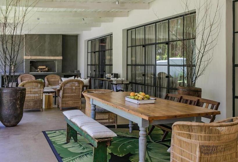 פנסיון The Whyte House