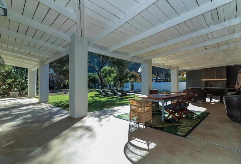 פנסיון The Whyte House