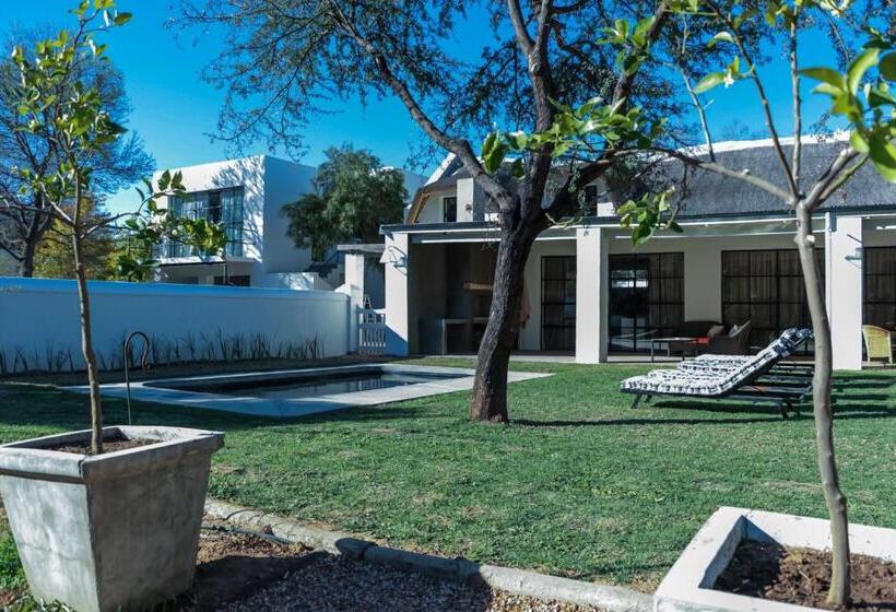 פנסיון The Whyte House