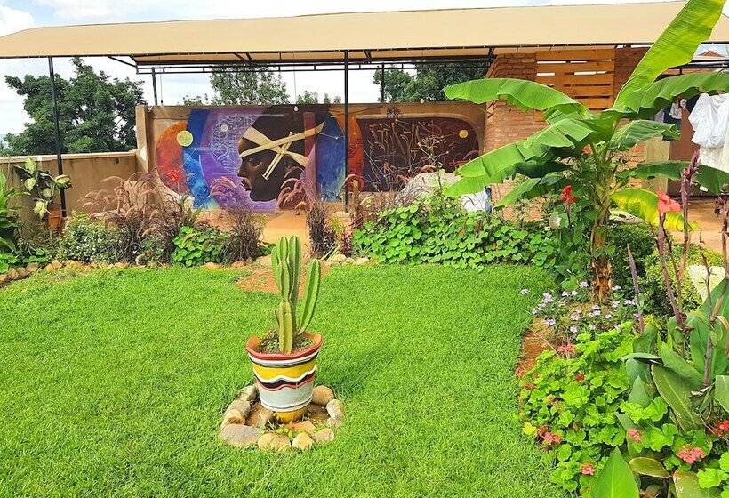 پانسیون Yambi Guest House