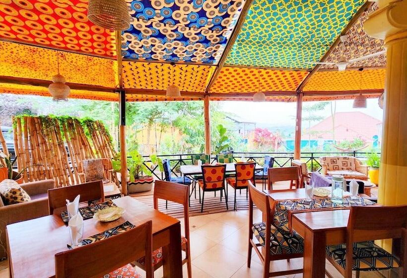 پانسیون Yambi Guest House