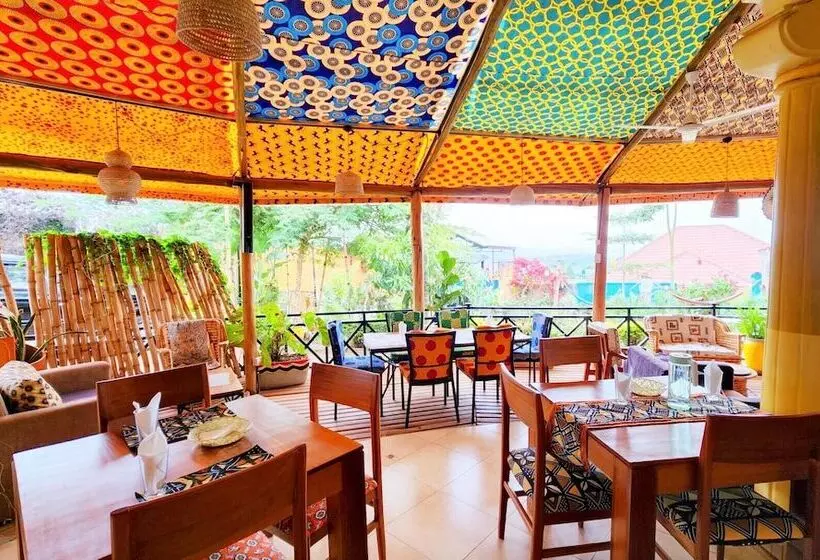 پانسیون Yambi Guest House