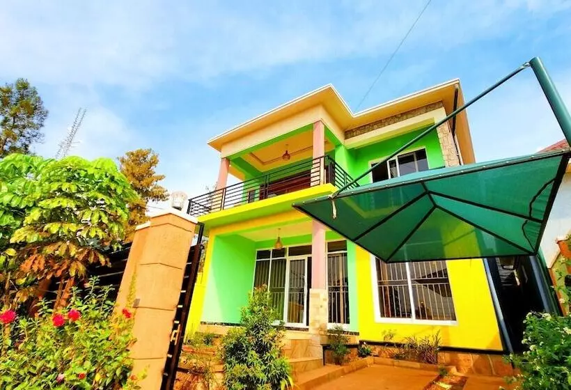 پانسیون Yambi Guest House