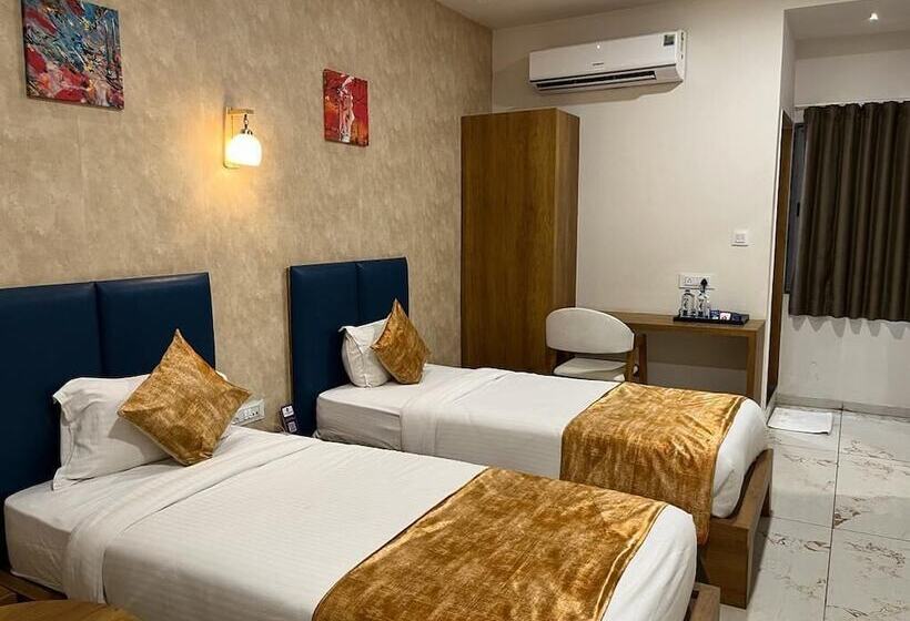 Click Hotel Tulsi