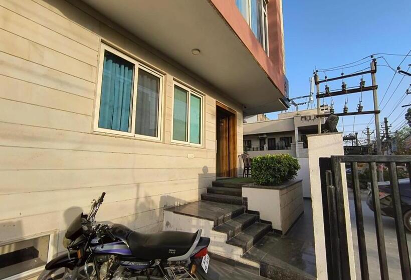 Fabhotel Shiv Rachna