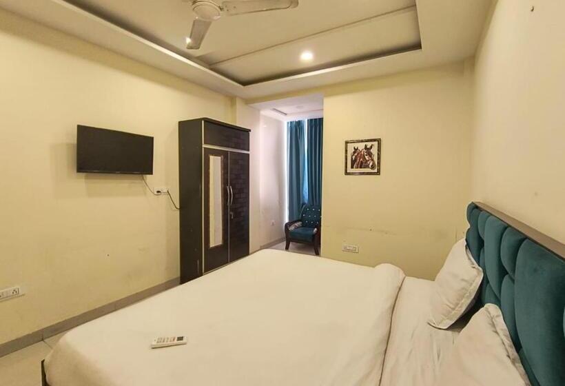 Fabhotel Shiv Rachna