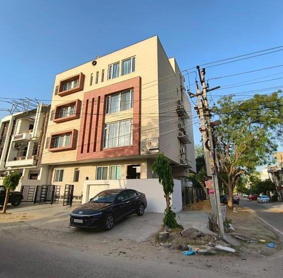 Fabhotel Shiv Rachna