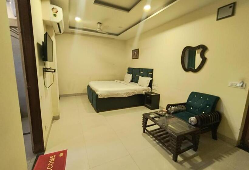 Fabhotel Shiv Rachna