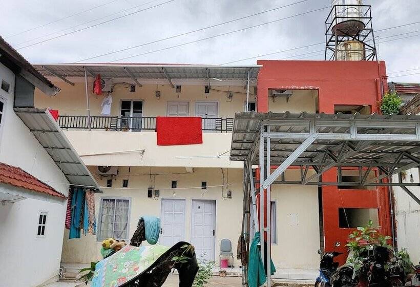 Hotel Adhyaksa Syariah Guest House By Oyo Rooms