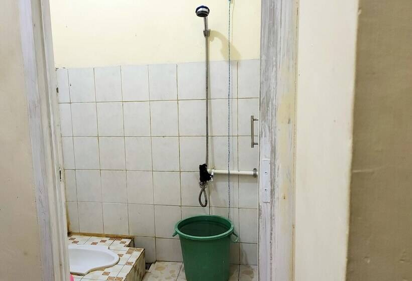 Hotel Adhyaksa Syariah Guest House By Oyo Rooms