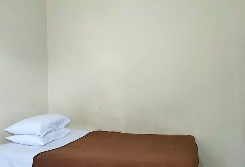 ホテル Adhyaksa Syariah Guest House By Oyo Rooms