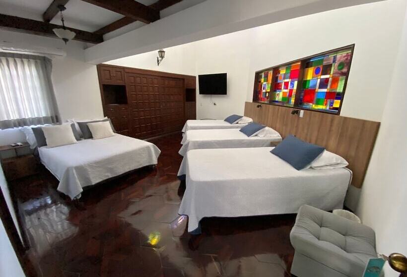 酒店 Babilla House