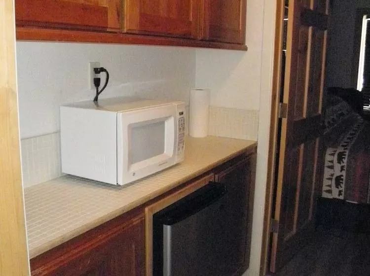 Hotelli Creekside Lodge