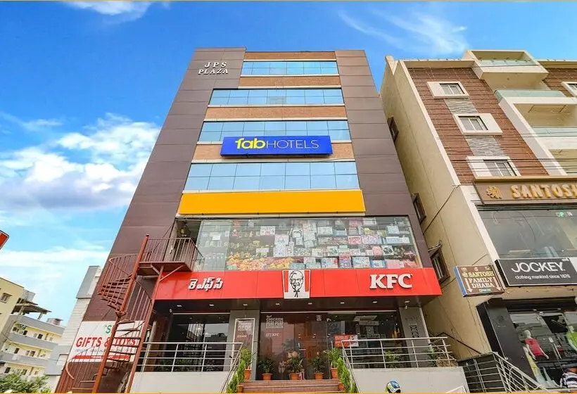 Fabhotel Starhood