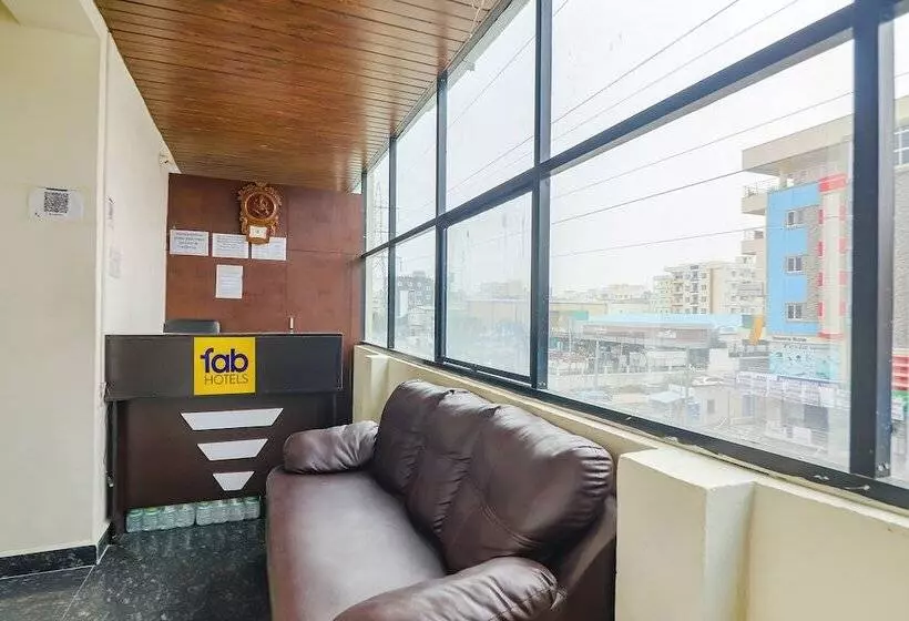 Fabhotel Starhood