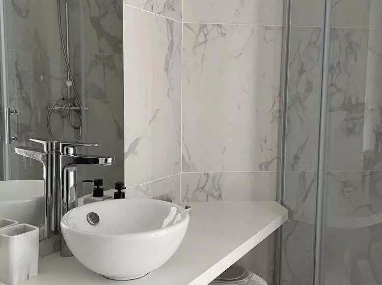 Hotelli La Tour Aux Crabes