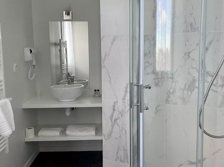 Hotelli La Tour Aux Crabes