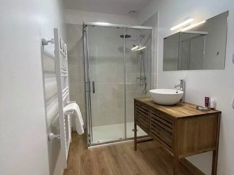 Hotelli La Tour Aux Crabes