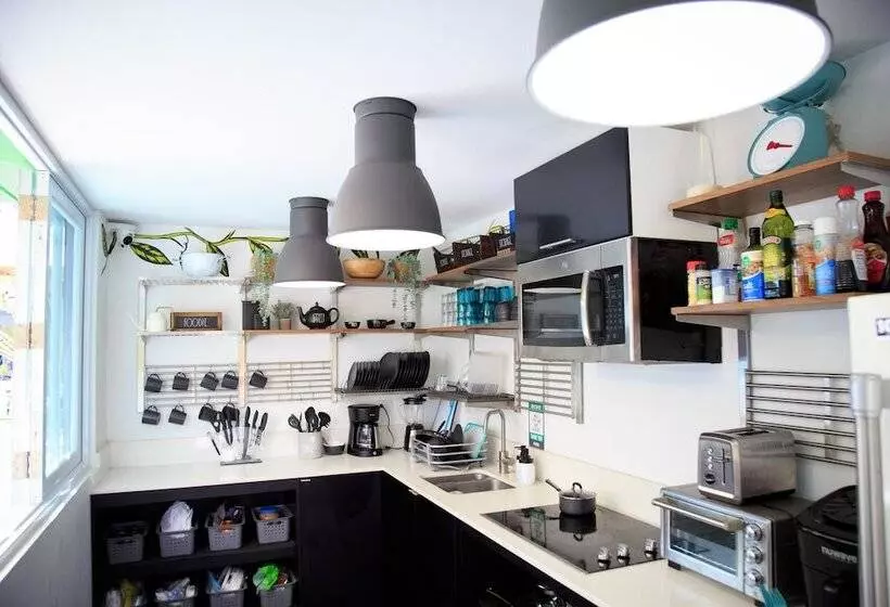 هتل Nomada Beach Hostel   Adult Only