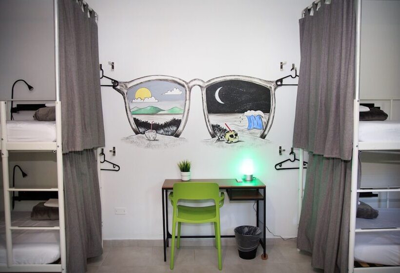 هتل Nomada Beach Hostel Adult Only