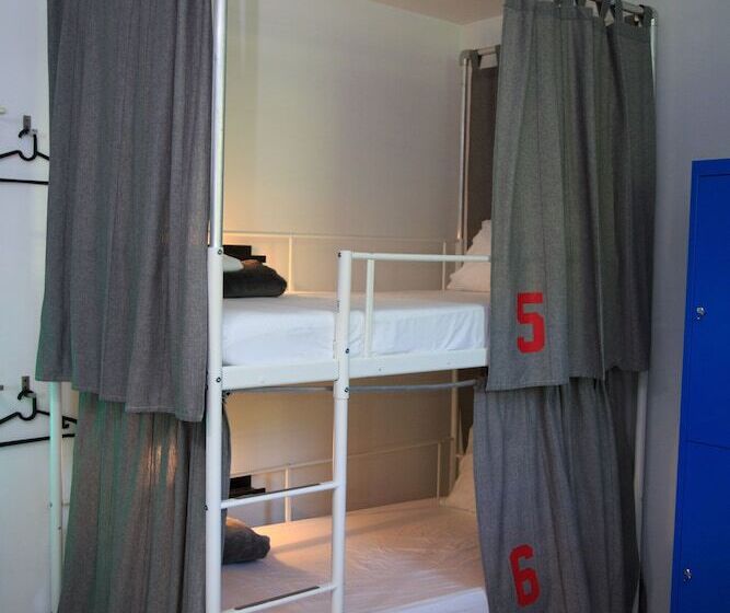 هتل Nomada Beach Hostel Adult Only