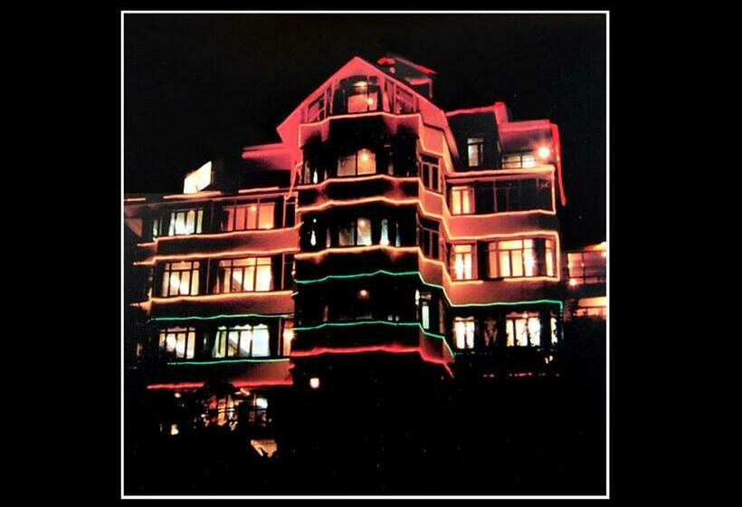 בית מלון כפרי Out Town