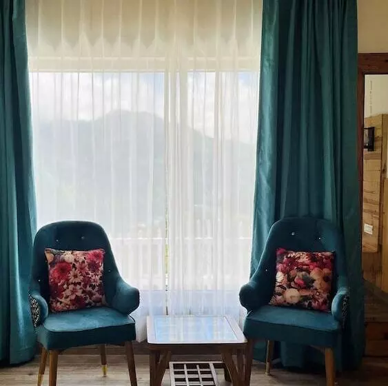 Hotelli The Mountilla