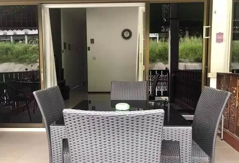 Majatalo Baan Bua Talay