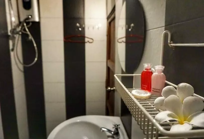 Majatalo Baan Bua Talay