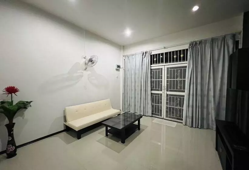 Majatalo Baan Bua Talay