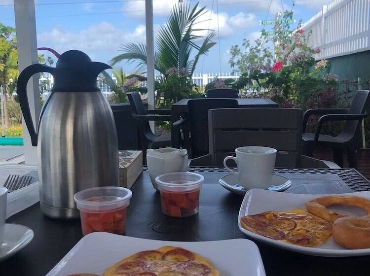 Bed and Breakfast Blue Lizard House