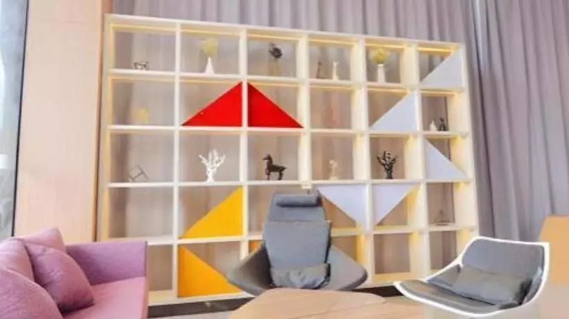 Borrman Hotel Maoming High Speed Railway Station