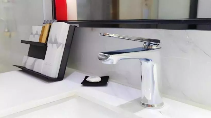 Borrman Hotel Maoming High Speed Railway Station