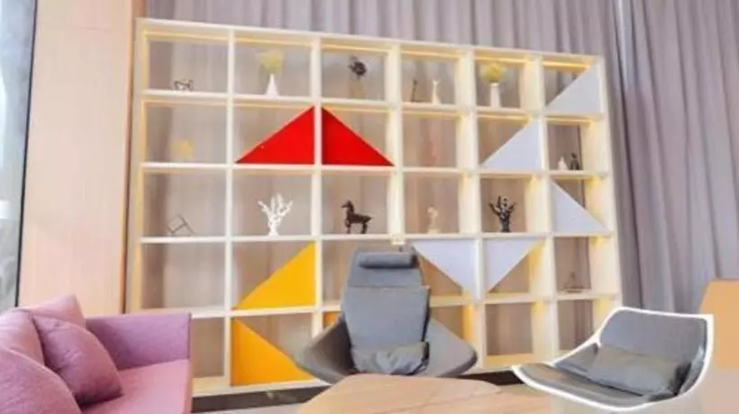 Borrman Hotel Maoming High Speed Railway Station