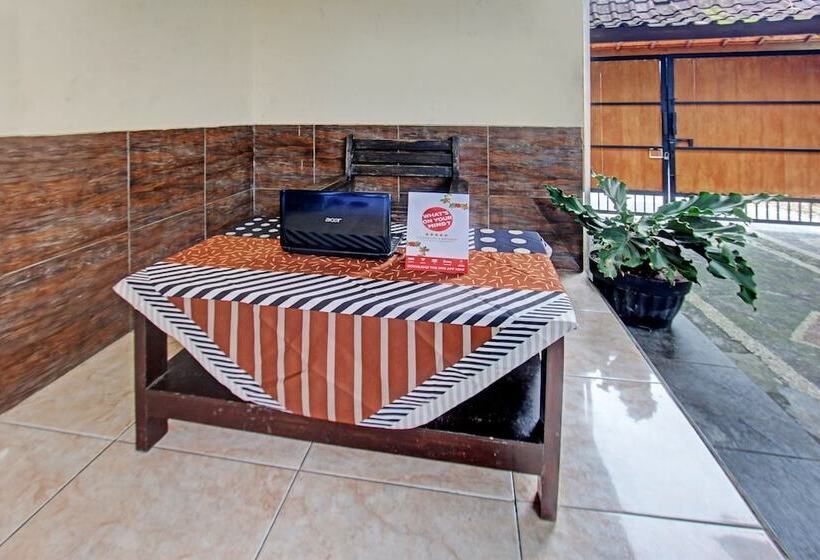 בית מלון כפרי Spot On 91981 Diwi Homestay