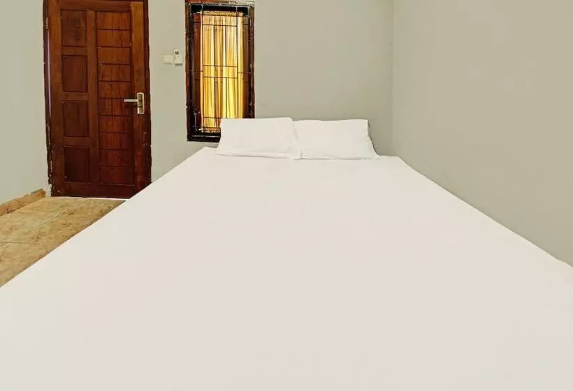 ホテル Spot On 91981 Diwi Homestay