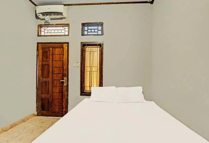 ホテル Spot On 91981 Diwi Homestay