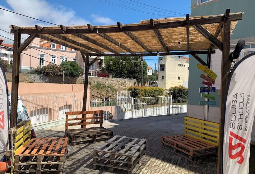 هاستل Impact Beach House