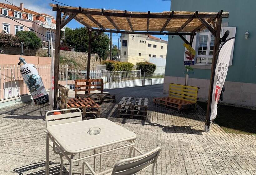 هاستل Impact Beach House