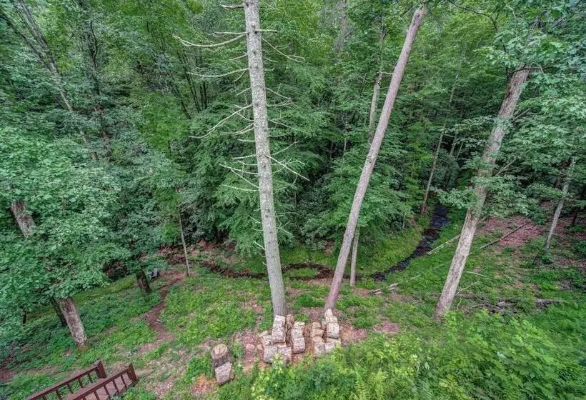 Bear Track Falls Retreat Mtn. Getaway!