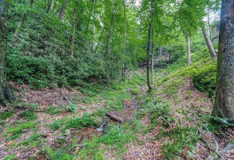 Bear Track Falls Retreat Mtn. Getaway!