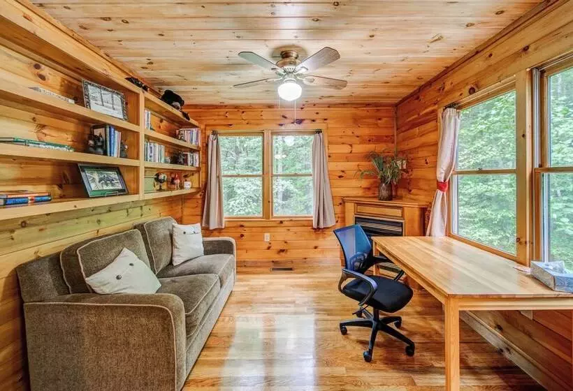 Bear Track Falls Retreat Mtn. Getaway!