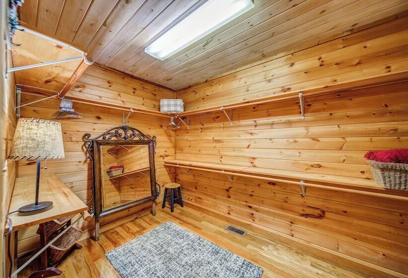 Bear Track Falls Retreat Mtn. Getaway!