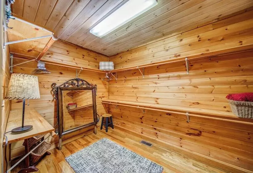 Bear Track Falls Retreat Mtn. Getaway!