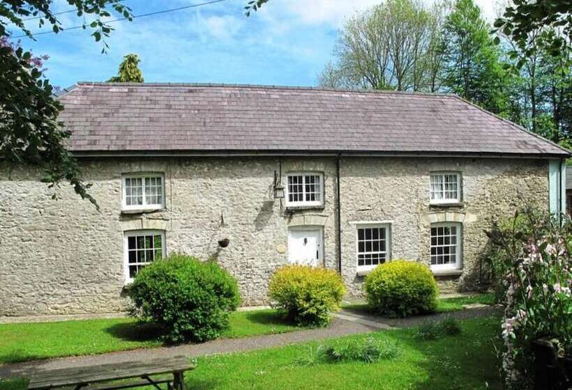 Beautiful Large Rural Cottage Near Pencader