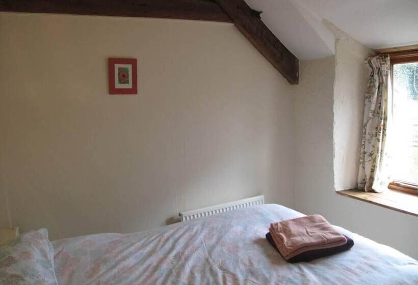 Beautiful Large Rural Cottage Near Pencader