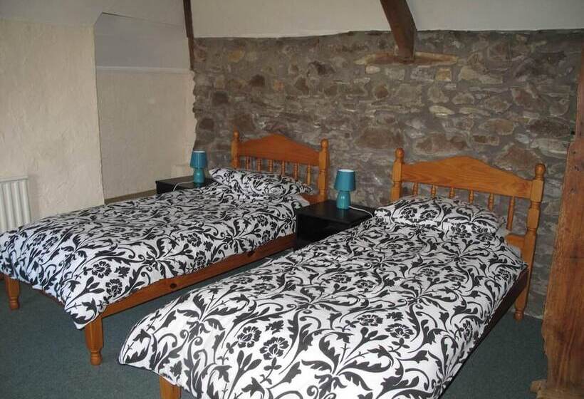 Beautiful Large Rural Cottage Near Pencader