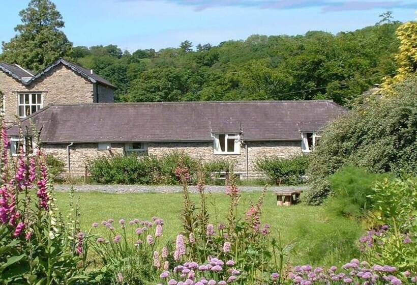 Beautiful Large Rural Cottage Near Pencader