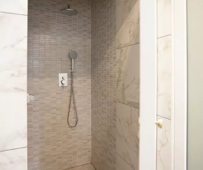 تختخواب و صبحانه La Chambre Duomo