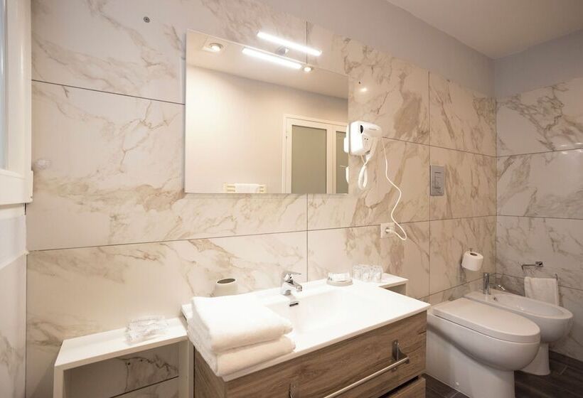 تختخواب و صبحانه La Chambre Duomo